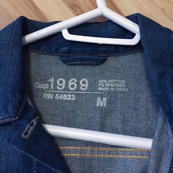 Luxurious dark wash GAP denim jeans jacket with 4 pockets - Picture 4 of 6